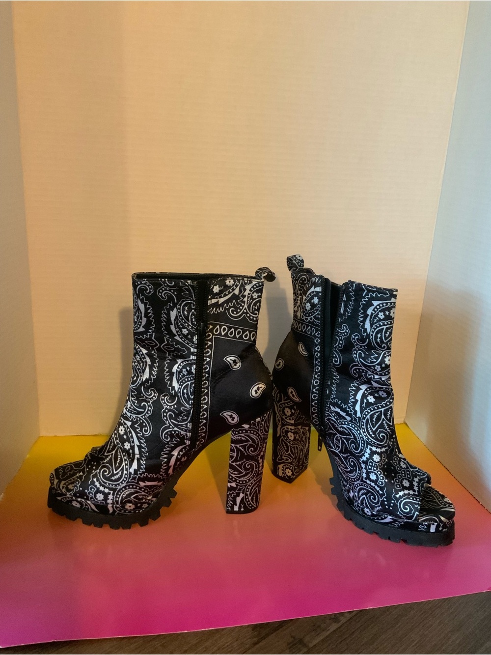 Mata Shoes Black and White Paisley Platform Ankle Heeled Boots